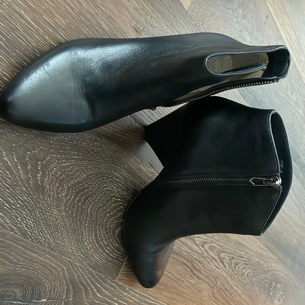 Botkier Isabel Black Leather Boot/Bootie size 8
